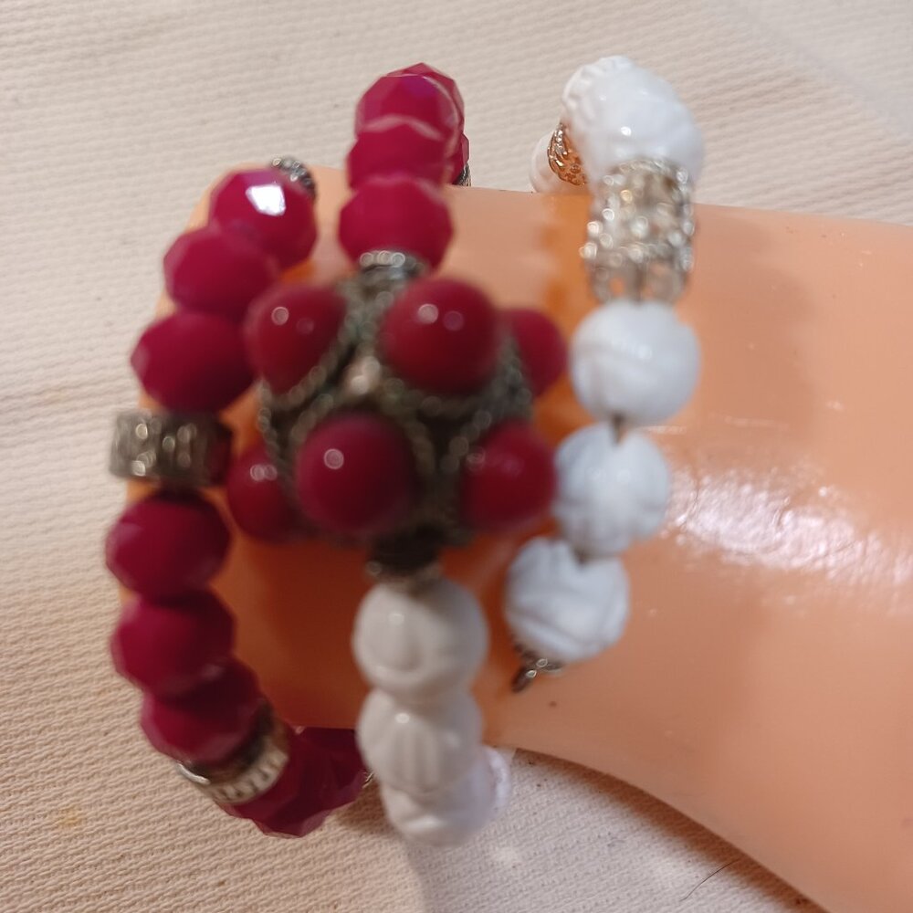 Memory Wire Bracelet - Shell Beads & Ruby Red - image 2